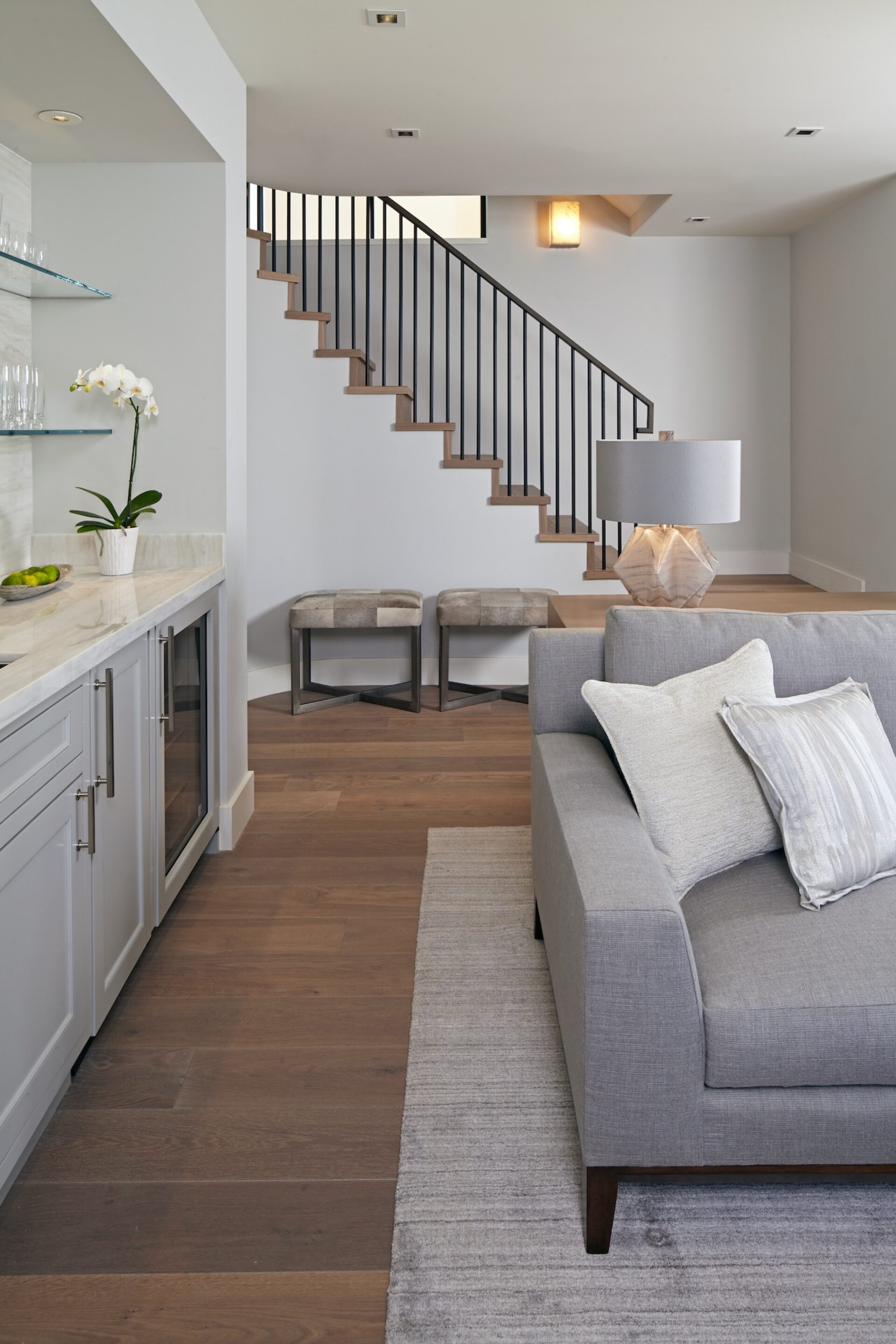 Living Room With Wet Bar Manhattan Beach Ca